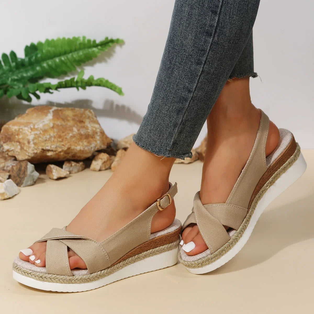 Hoymans ElevateStep – Modieuze Dames Sleehak Sandalen