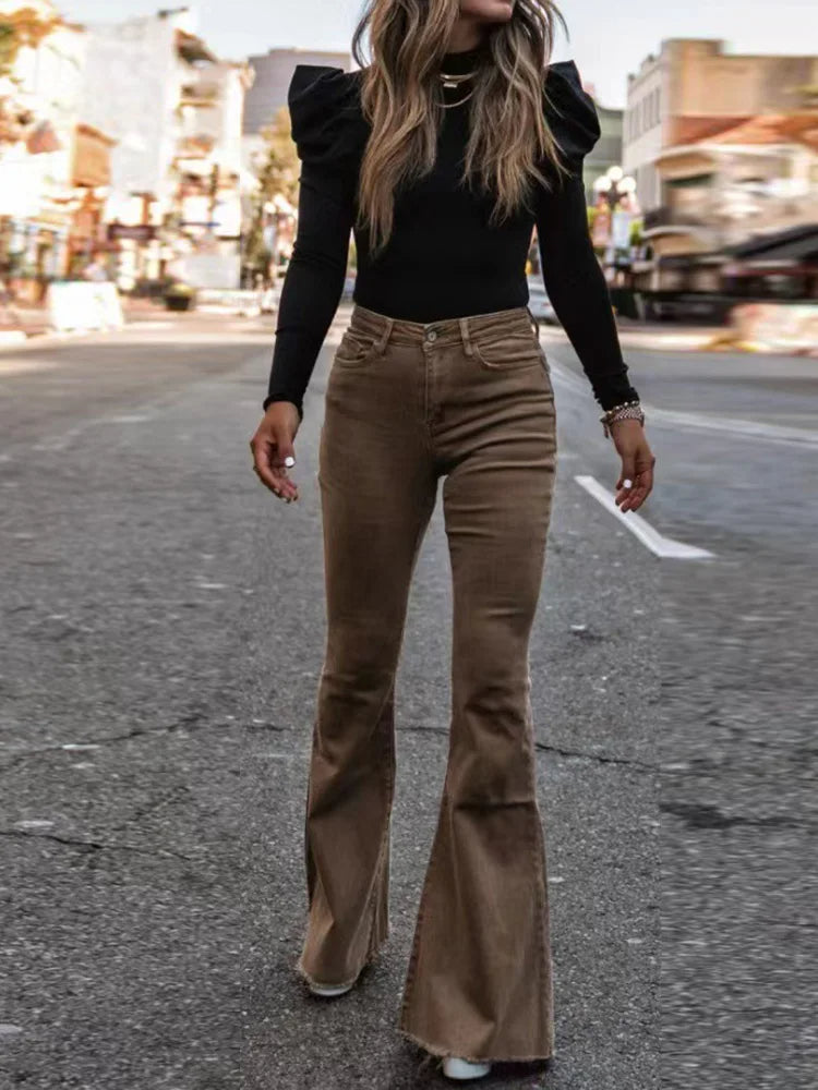 VelvetFlare – Trendy Corduroy Flare Broek voor Dames