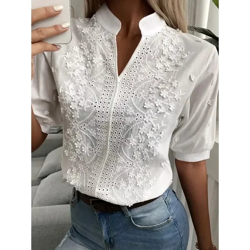Amelune – Zomerse Witte Blouse met Borduurwerk en V-Hals