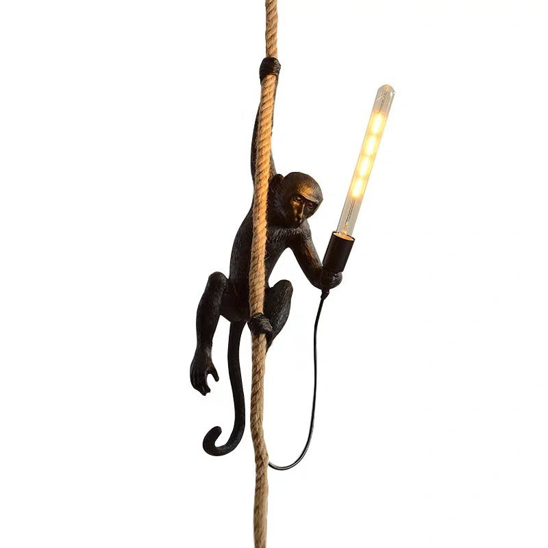 Hanglamp van hars met hennepkoord