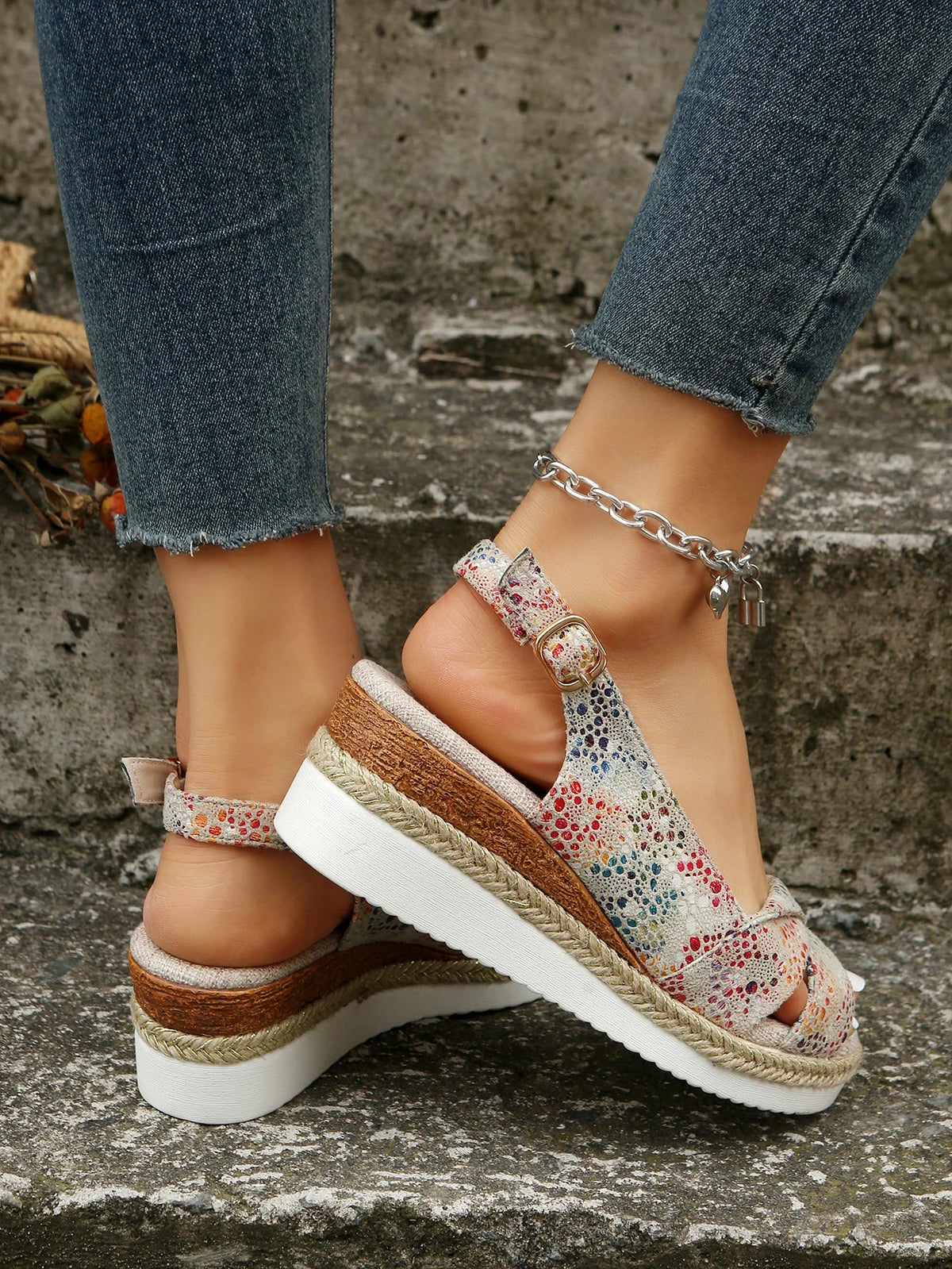 Hoymans ElevateStep – Modieuze Dames Sleehak Sandalen