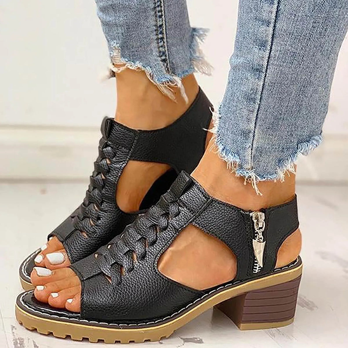 Virelli – Dames Chunky Sandalen met Hollow-Out Design