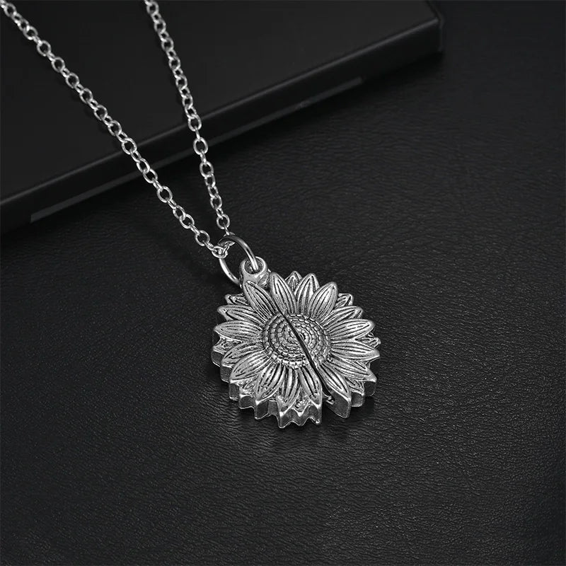 Gouden Zonnebloem Hangerketting met Gravure “You Are My Sunshine”