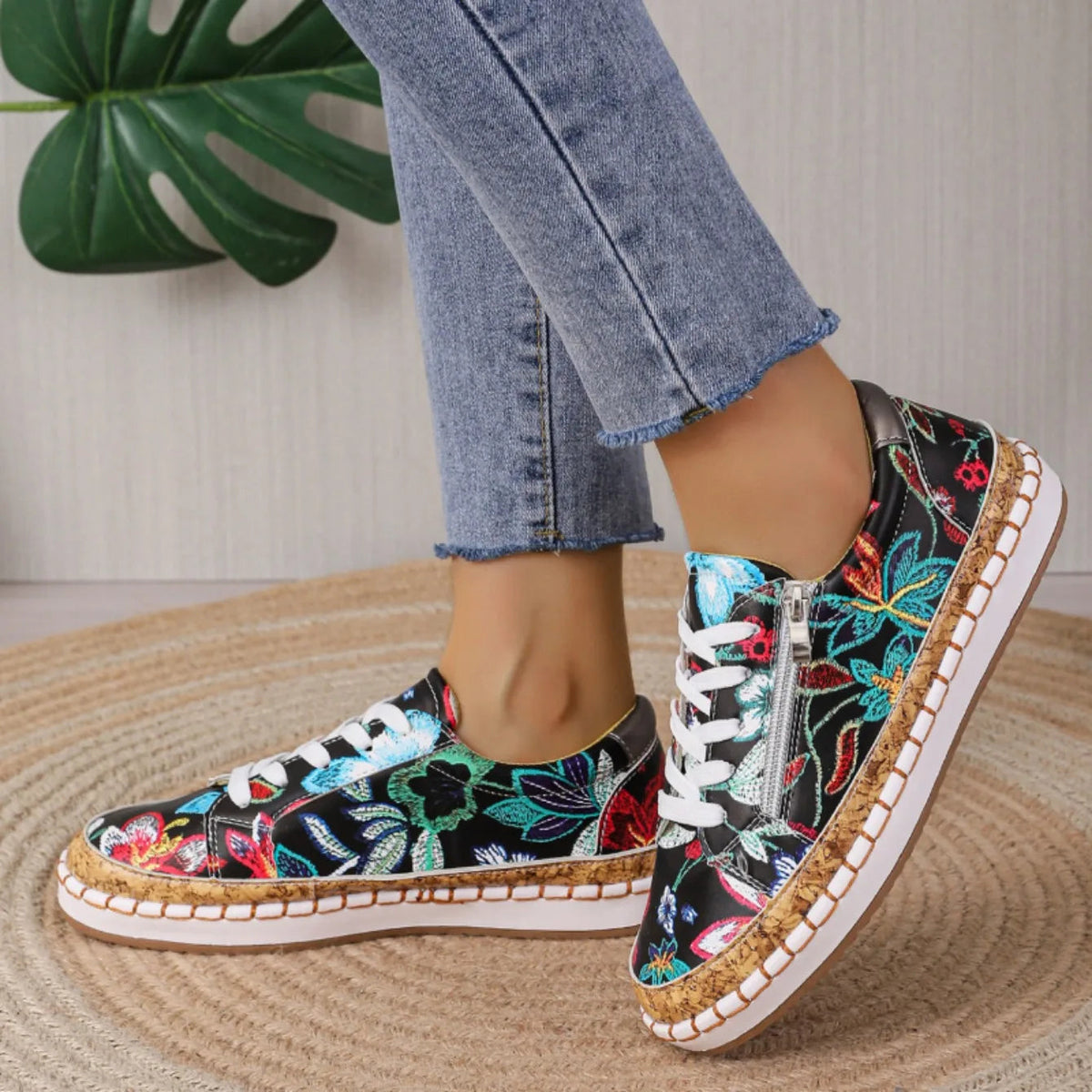 BloomStep – elegante bloemenprint veterschoenen voor dames
