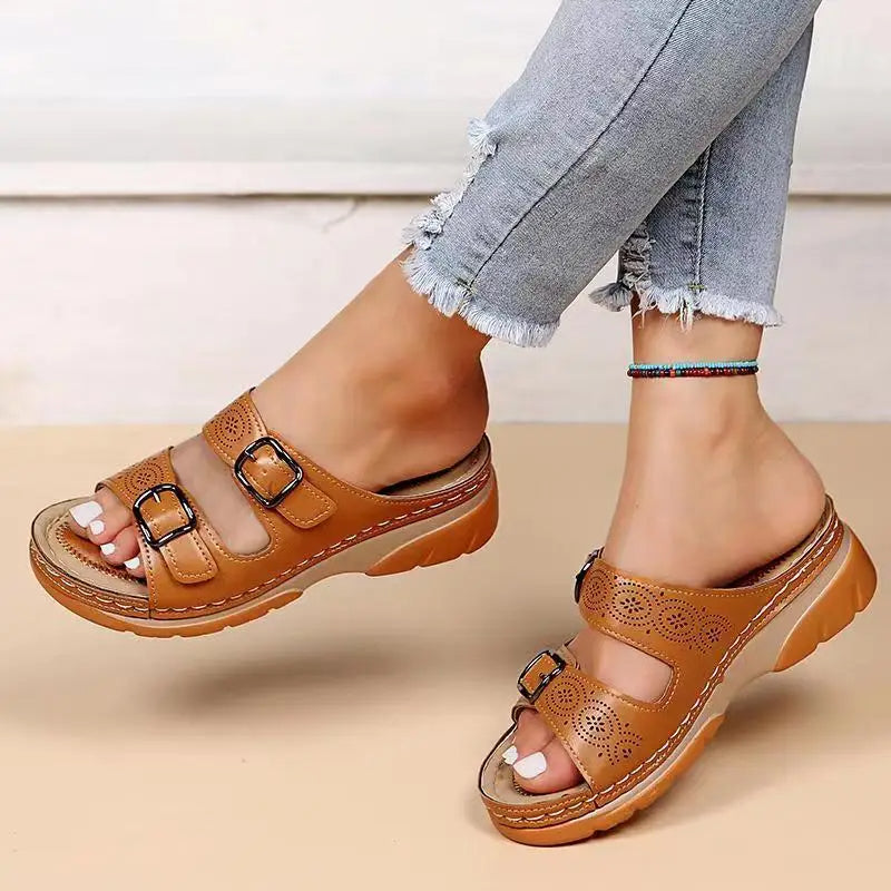 Selina – Wedge Sandalen met Dubbele Gesp