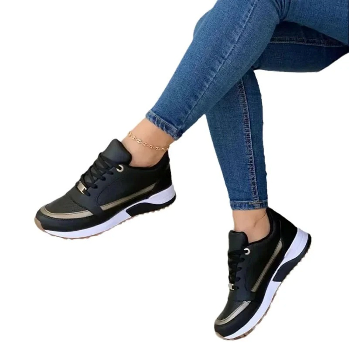 Deze sneakers combineren hoogwaardig leer met een eigentijds ontwerp, waardoor ze ideaal zijn voor dagelijks gebruik in de zomer.