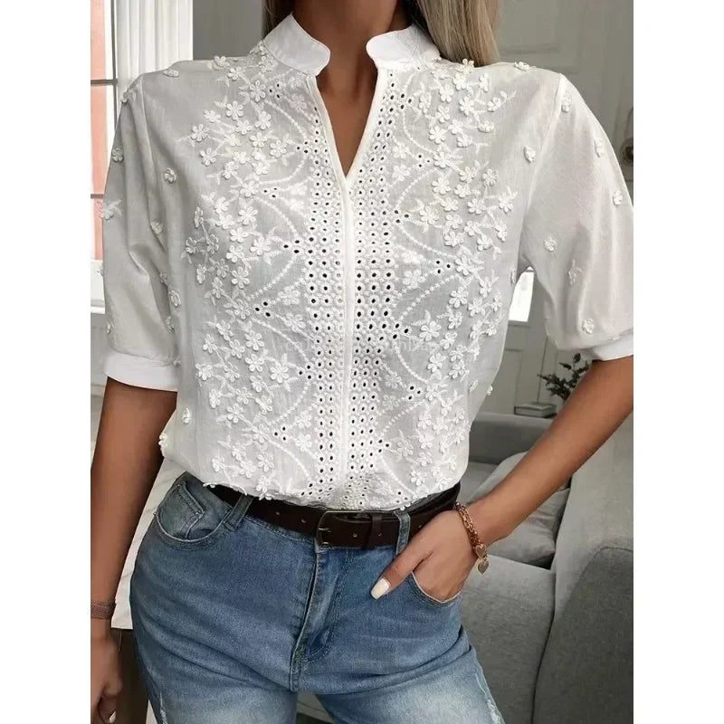Amelune – Zomerse Witte Blouse met Borduurwerk en V-Hals