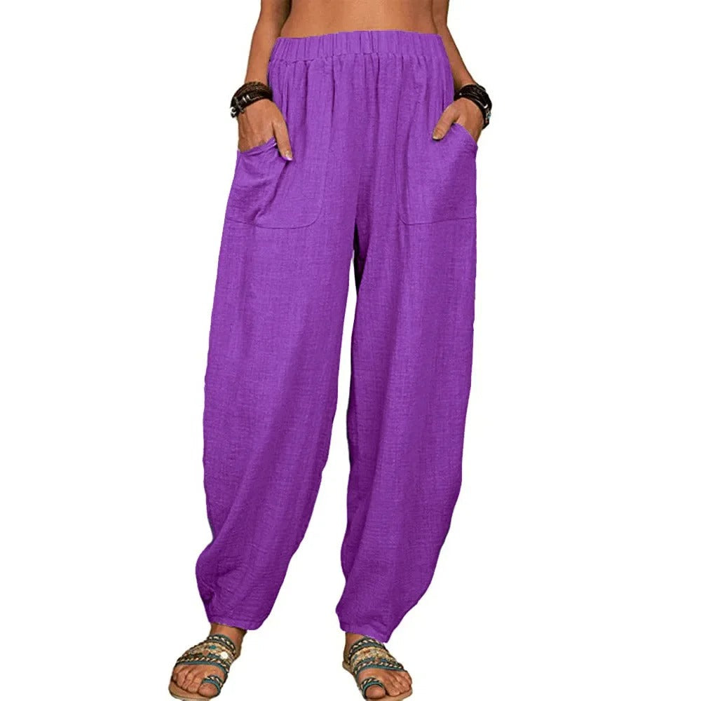 Met zijn stijlvolle ontwerp en duurzame kwaliteit biedt deze broek niet alleen comfort, maar ook moeiteloze stijl voor diverse zomerse gelegenheden.