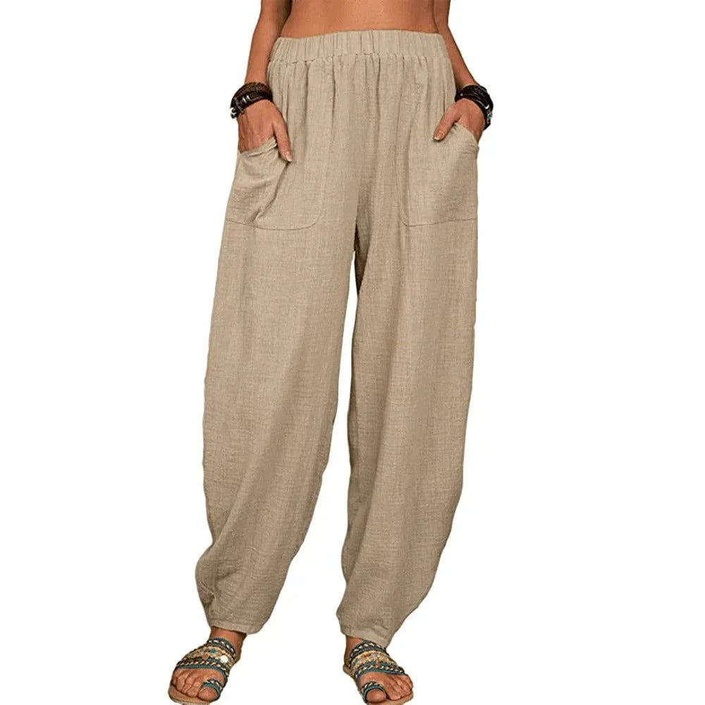 Met zijn stijlvolle ontwerp en duurzame kwaliteit biedt deze broek niet alleen comfort, maar ook moeiteloze stijl voor diverse zomerse gelegenheden.