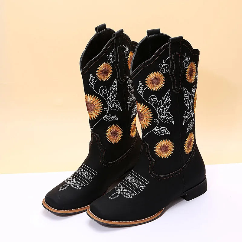 Geborduurde slip-on rijlaarzen met lage hak