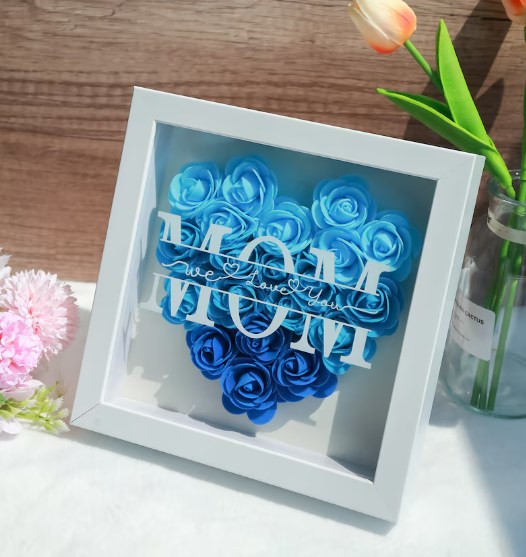 Gepersonaliseerde 3D-lijst met bloemenhart en familienamen