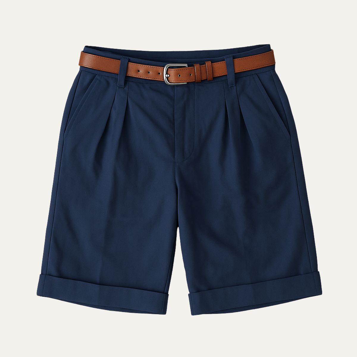 Klassieke chinoshort voor heren met dubbele plooi en omgeslagen zoom.