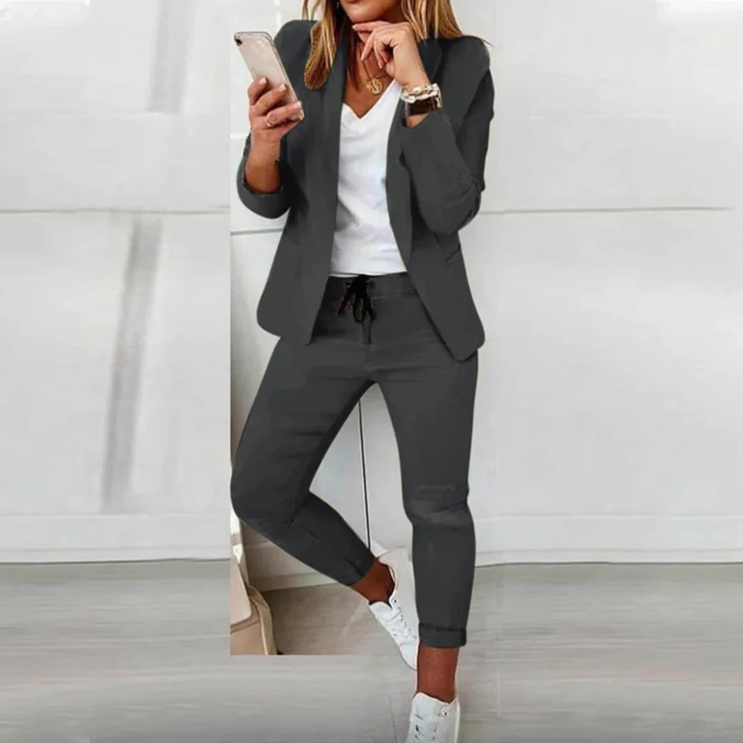 Nomi – Blazer & Broek Set