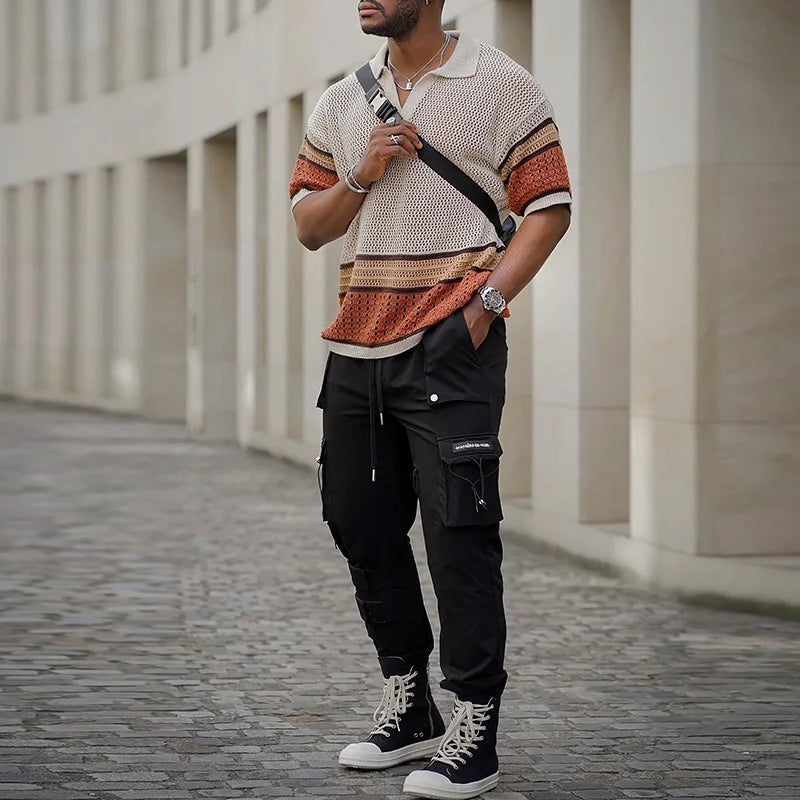 Dit poloshirt combineert de klassieke uitstraling van een polo met de ademende en lichte eigenschappen van gebreid materiaal, waardoor het perfect is voor warme dagen.