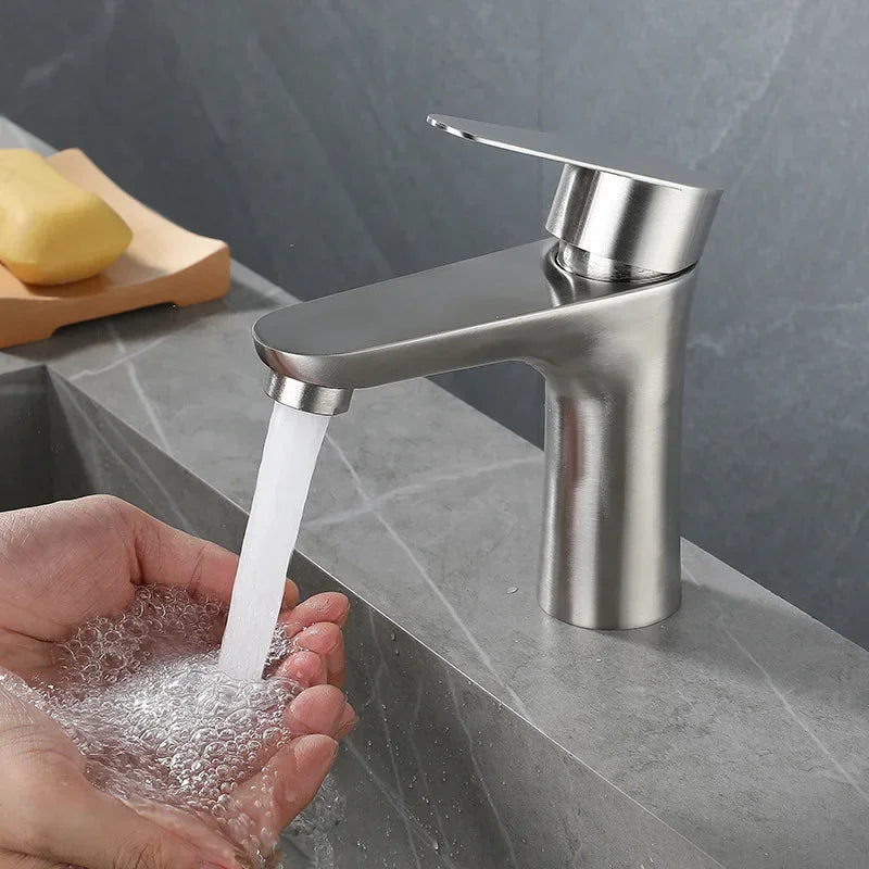 Roestvrijstalen wastafelkraan met eenhendelmengkraan – Modern design voor badkamer & wastafel