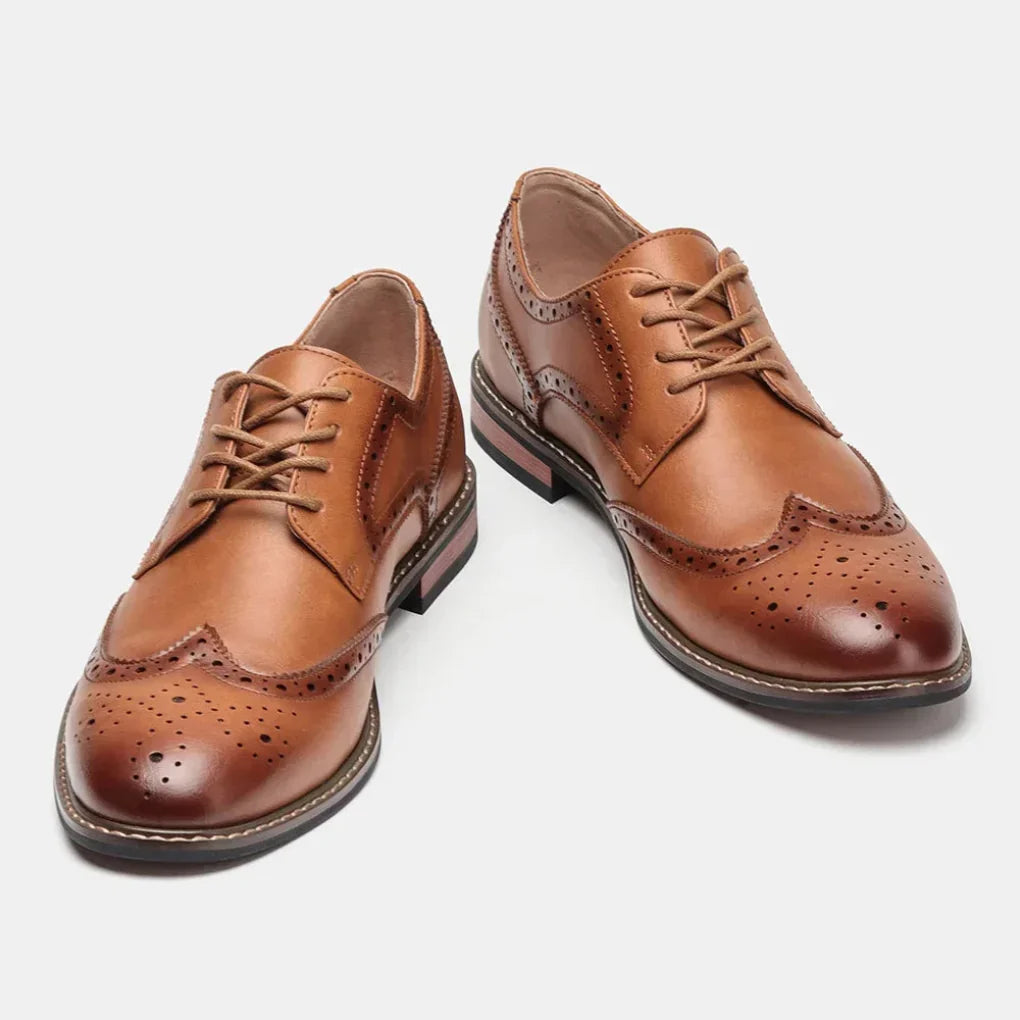 Leren brogues voor heren met vleugelneus en veters