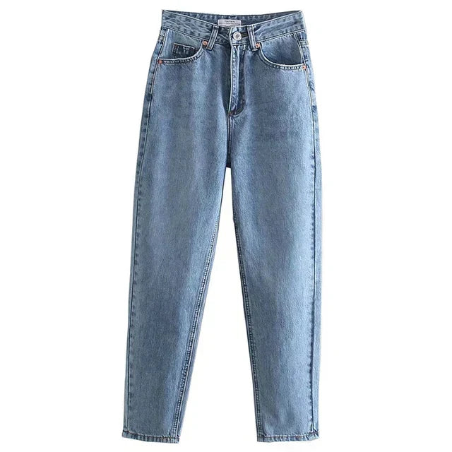 Deze jeans combineren moeiteloos mode met functionaliteit, waardoor ze een must-have zijn voor elke vrouwelijke garderobe.