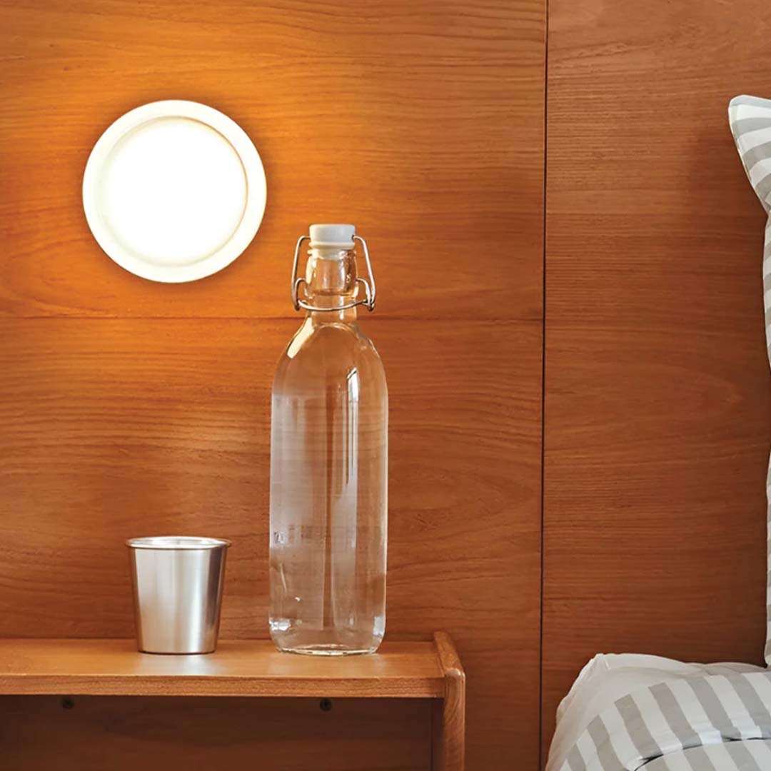 Glazen wandlamp met reliëf voor binnen en buiten