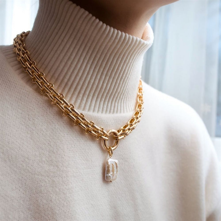 LuxePearl – barokke zoetwaterparelketting met goud-zilveren schakel