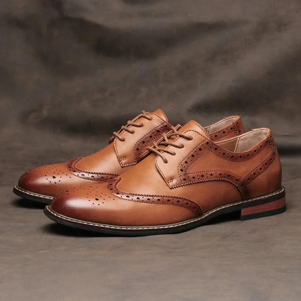 Leren brogues voor heren met vleugelneus en veters