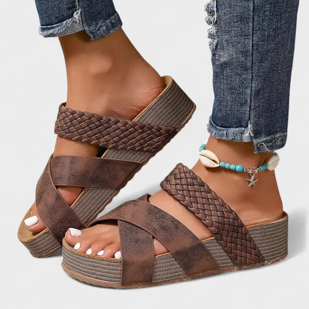 Alivia plateausandalen met doorgestikte kruisbanden voor dames