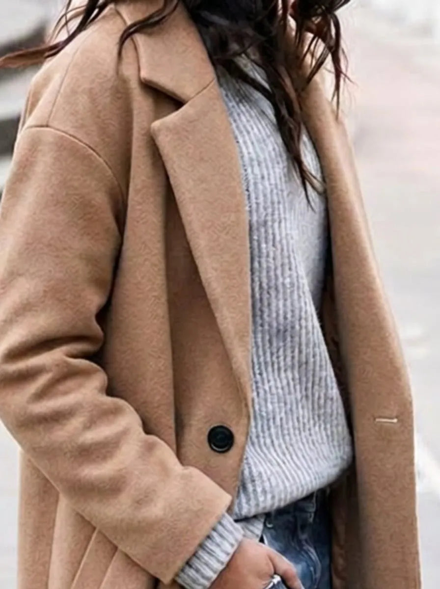 Angelika oversized damesjas met knoopsluiting en reverskraag