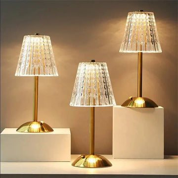 Elegante LED tafellamp met kristallen lampenkap en gouden afwerking – touchbediening