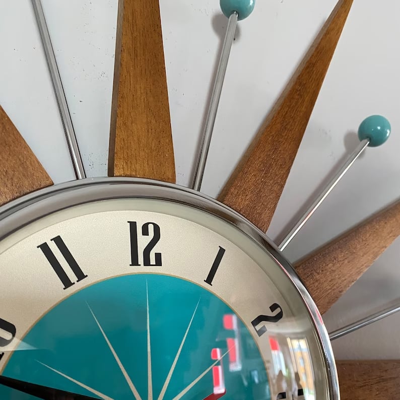 Handgemaakte wandklok in mid-century-stijl | Retro-wanddecoratie, stil & werkt op batterijen