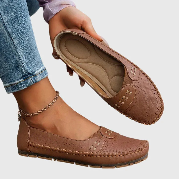 Beatrix geperforeerde damesloafers met instapmodel