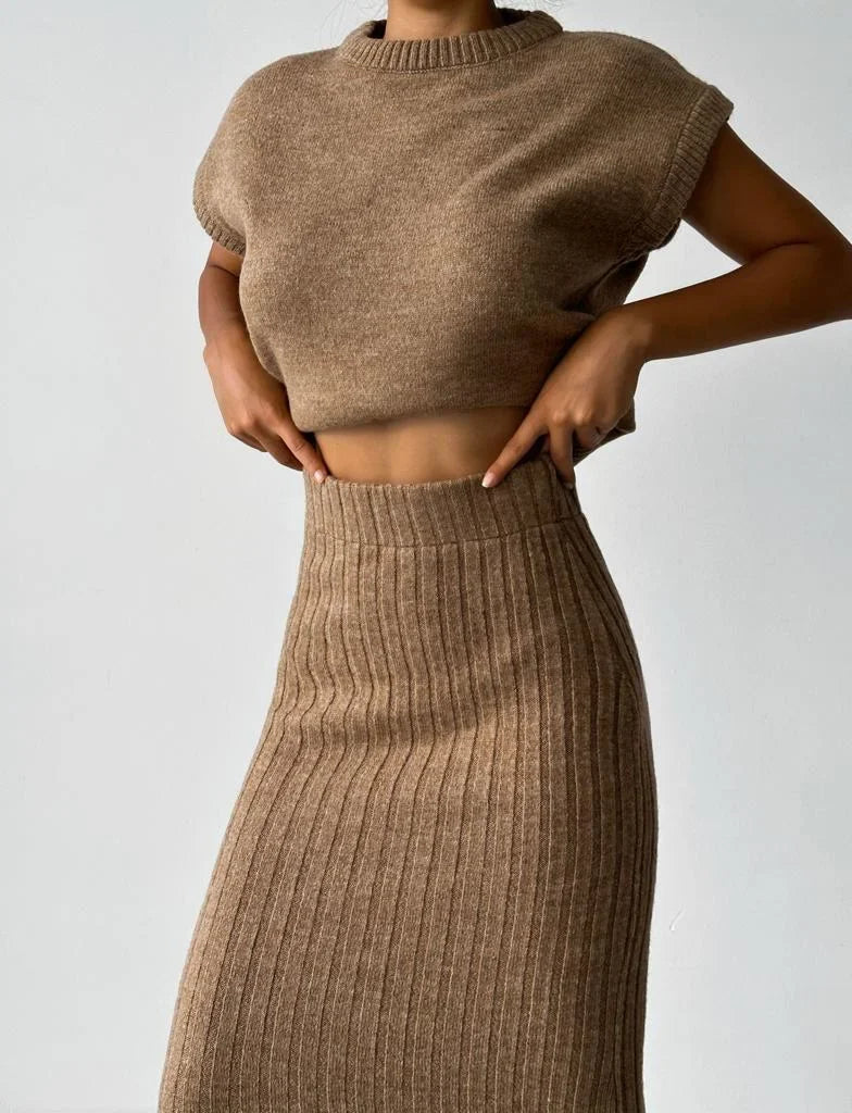 2-delige gebreide set top & maxi jurk bruin