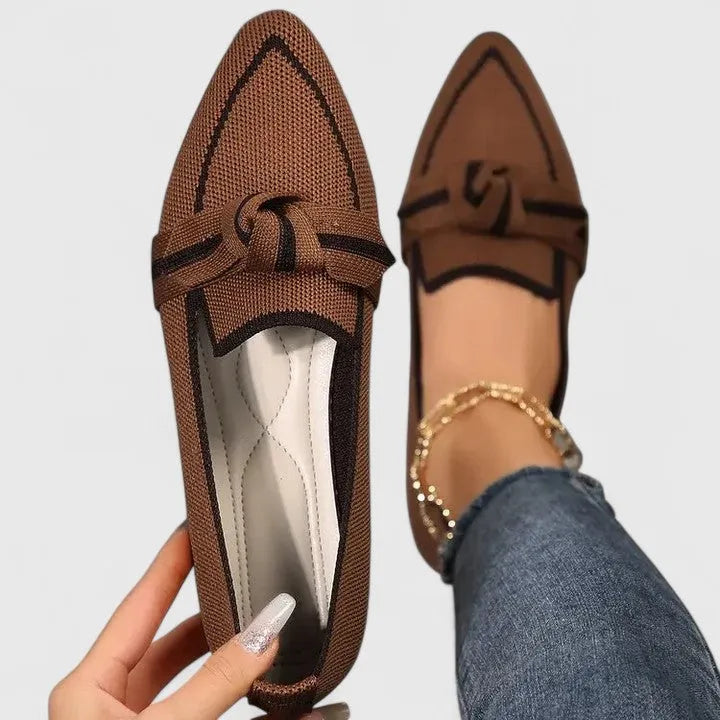 Crescentia loafers met spitse neus en strik voor dames