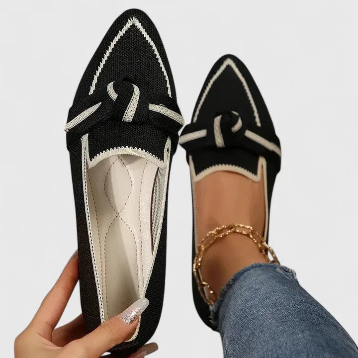 Crescentia loafers met spitse neus en strik voor dames