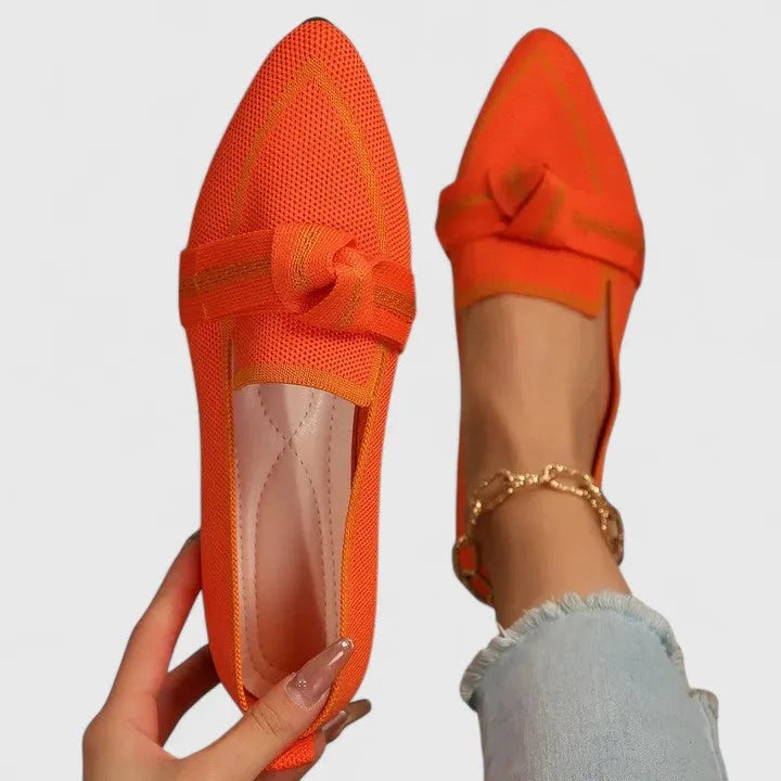 Crescentia loafers met spitse neus en strik voor dames