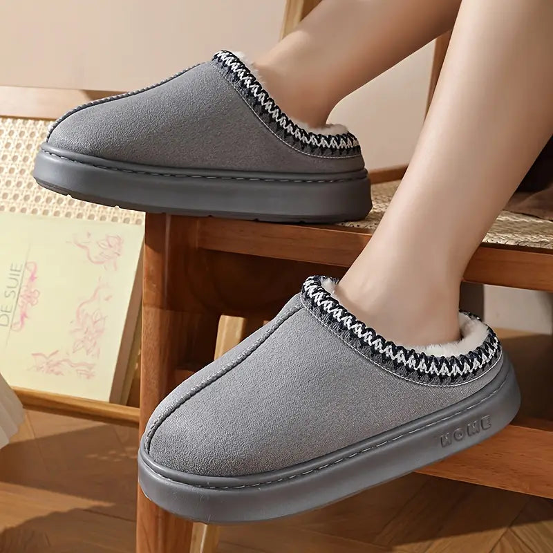 Geruite Gezellige Slippers – zachte fleece Voering, Antislip EVA Zool, Voor Binnencomfort – Verkrijgbaar in Zwart & Bruin