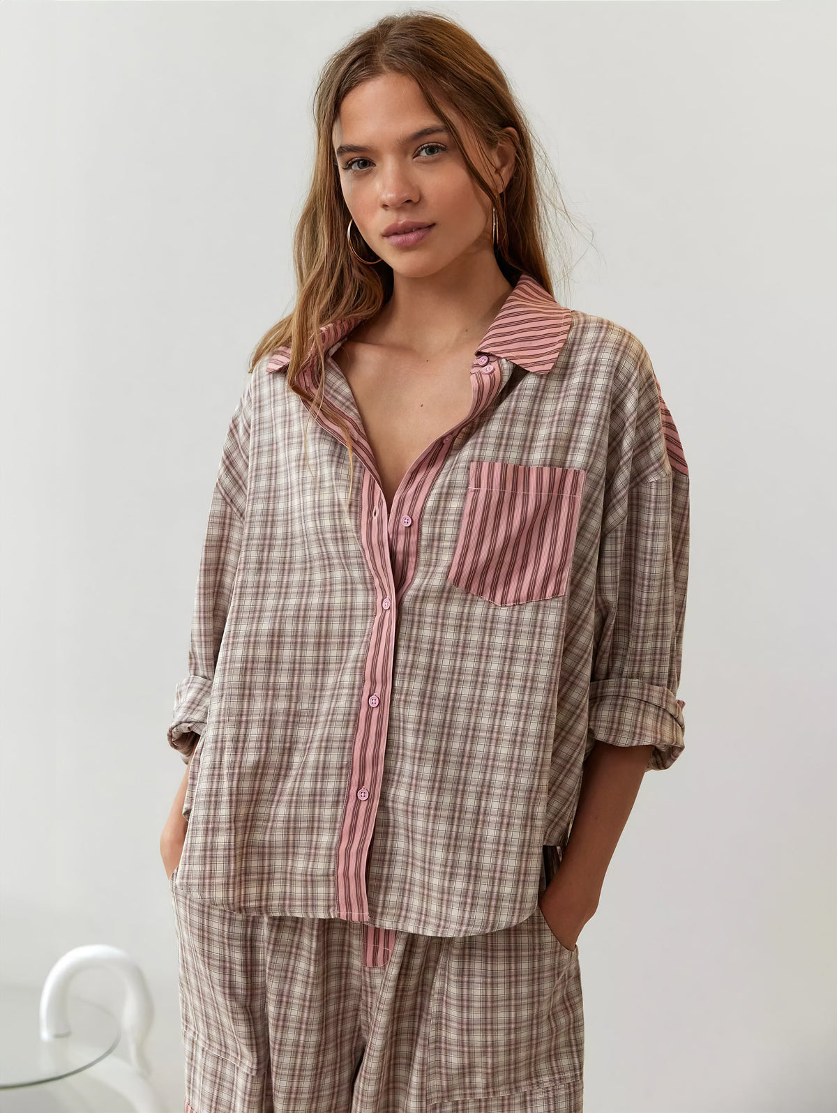 Pyjamaset voor dames met overhemd met knopen en broek met elastische taille