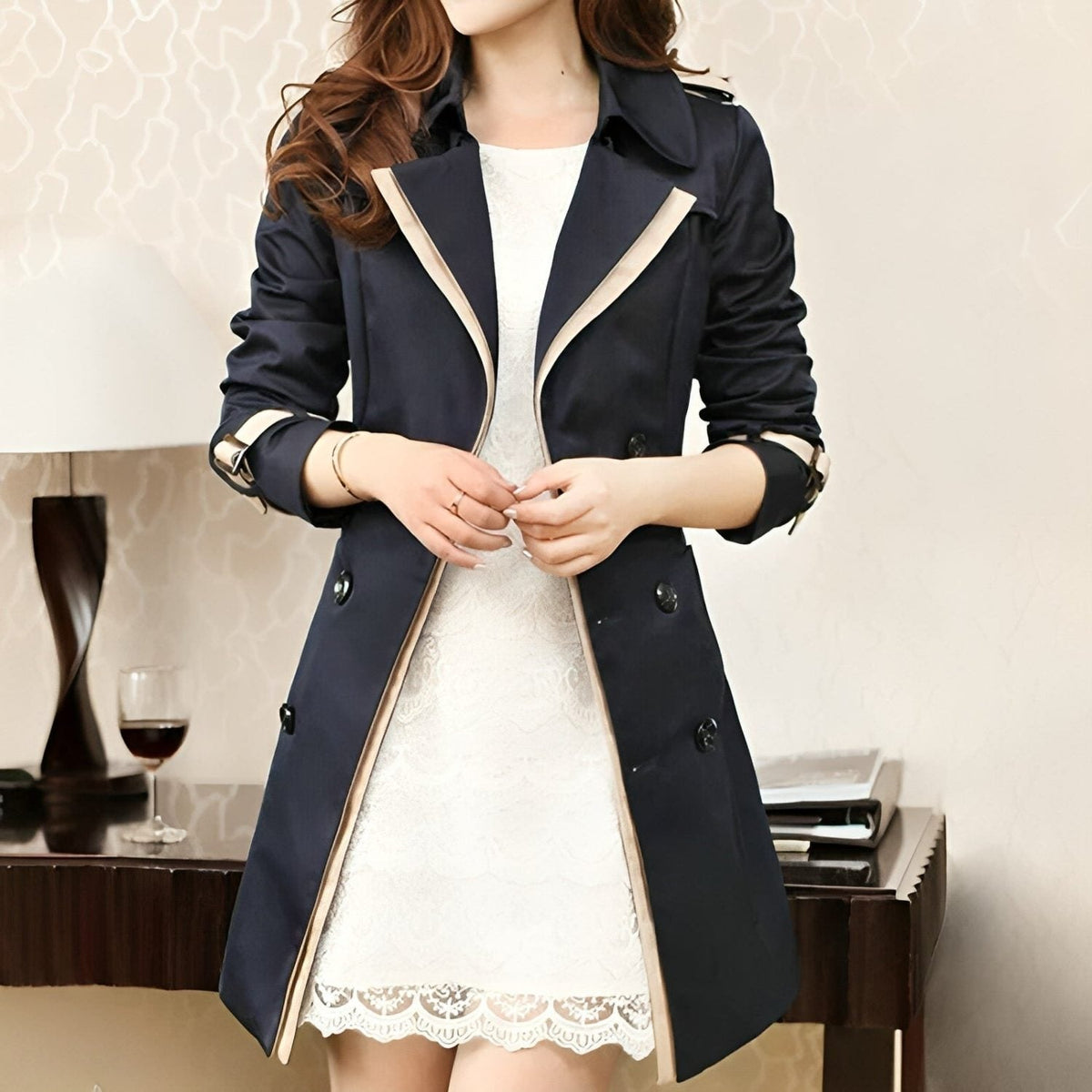 Dubbelrijige trenchcoat met inkeepkraag voor dames