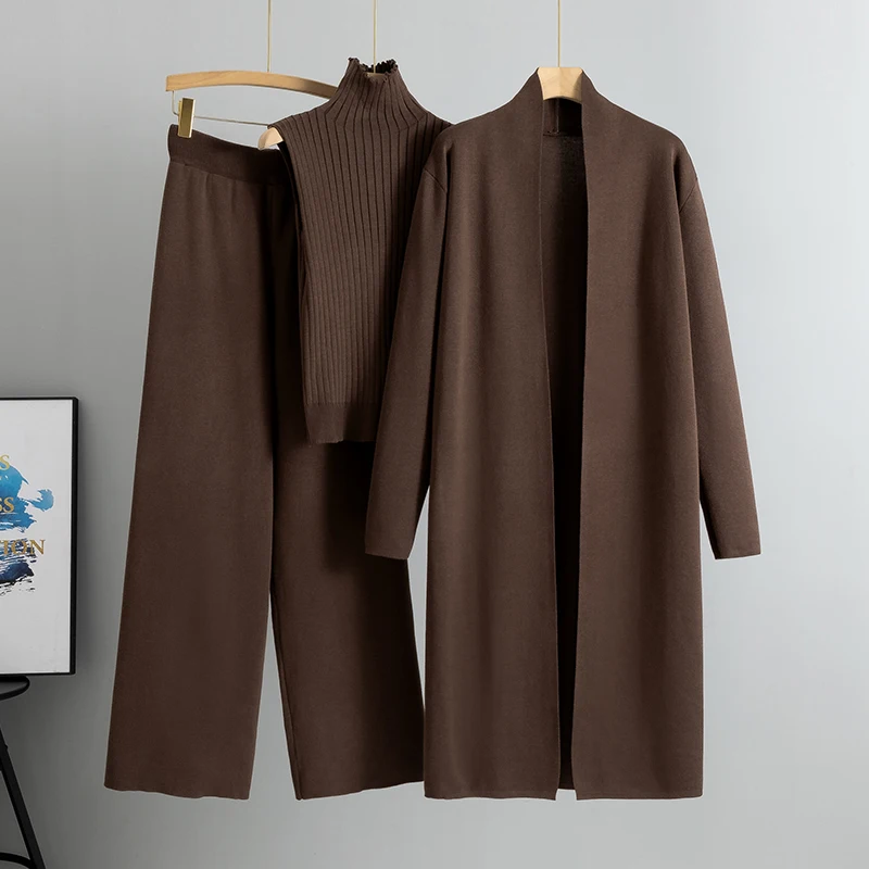 Driedelige set met broek, top en vest voor dames