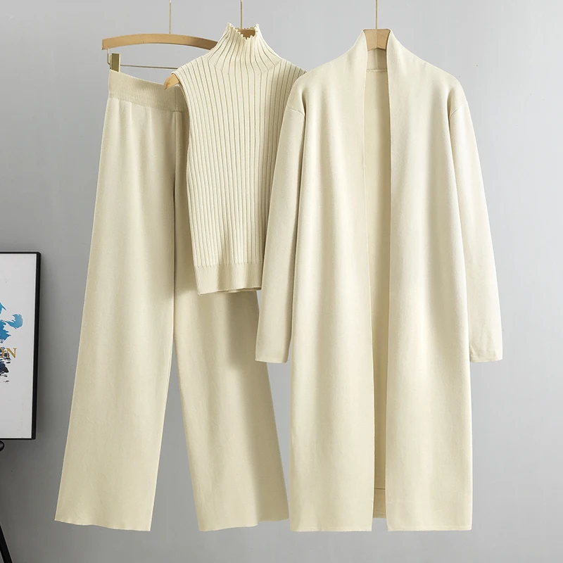 Driedelige set met broek, top en vest voor dames