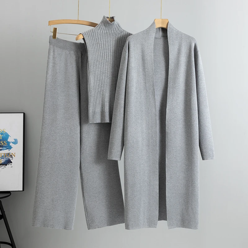Driedelige set met broek, top en vest voor dames