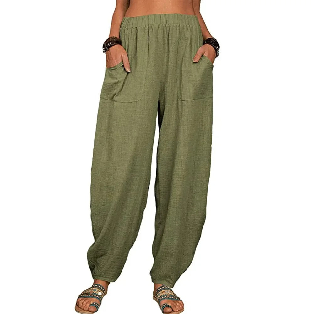 Met zijn stijlvolle ontwerp en duurzame kwaliteit biedt deze broek niet alleen comfort, maar ook moeiteloze stijl voor diverse zomerse gelegenheden.