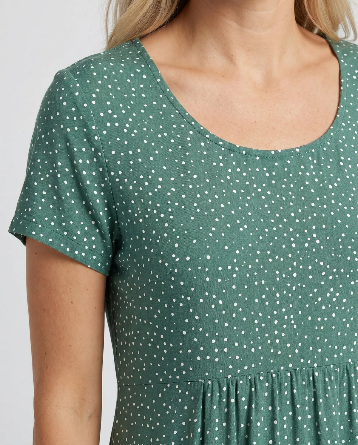 Elisa midijurk voor dames met V-hals en korte mouwen