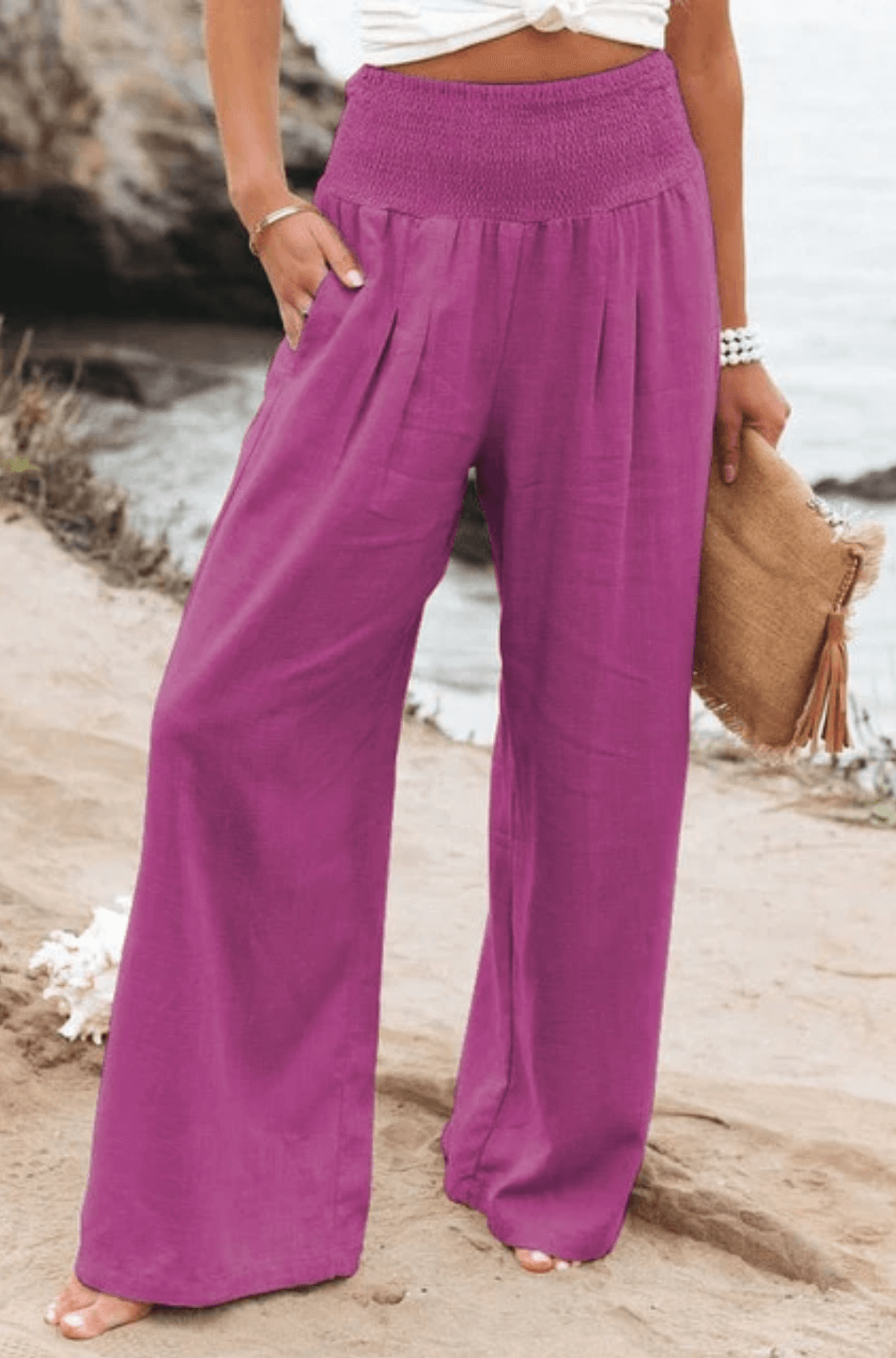 Deze zomerse palazzo broek combineert een luchtige pasvorm met een boho-chique uitstraling, perfect voor elke zomerse gelegenheid.