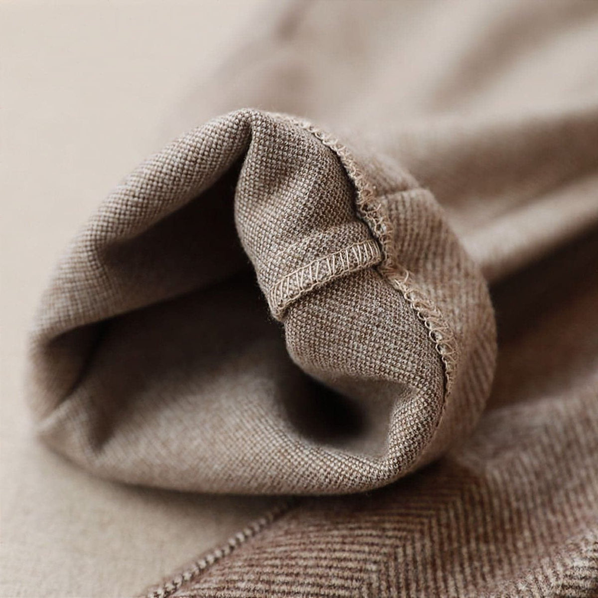 Geplisseerde pantalon met visgraatmotief voor dames