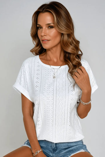 Juniper katoenen damestop met broderie, korte mouwen en ronde hals