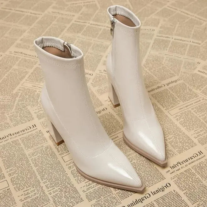 Mathilde damesenkellaarsjes met spitse neus en blokhak