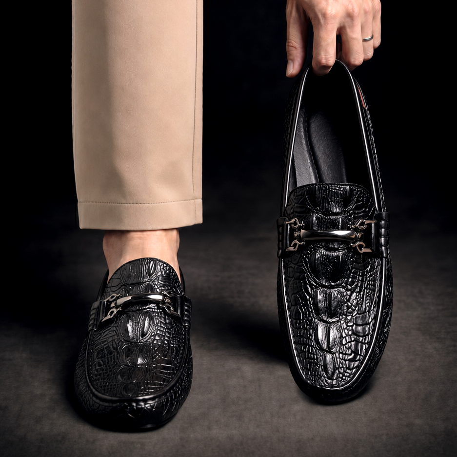 Nette herenschoenen, loafers met krokodillenreliëf leer en metalen gesp