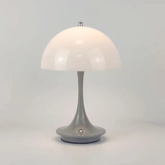 Draadloze tafellamp van metaal en glas met accu