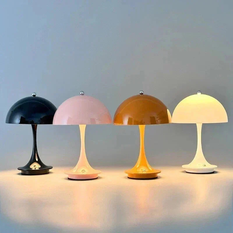 Draadloze tafellamp van metaal en glas met accu