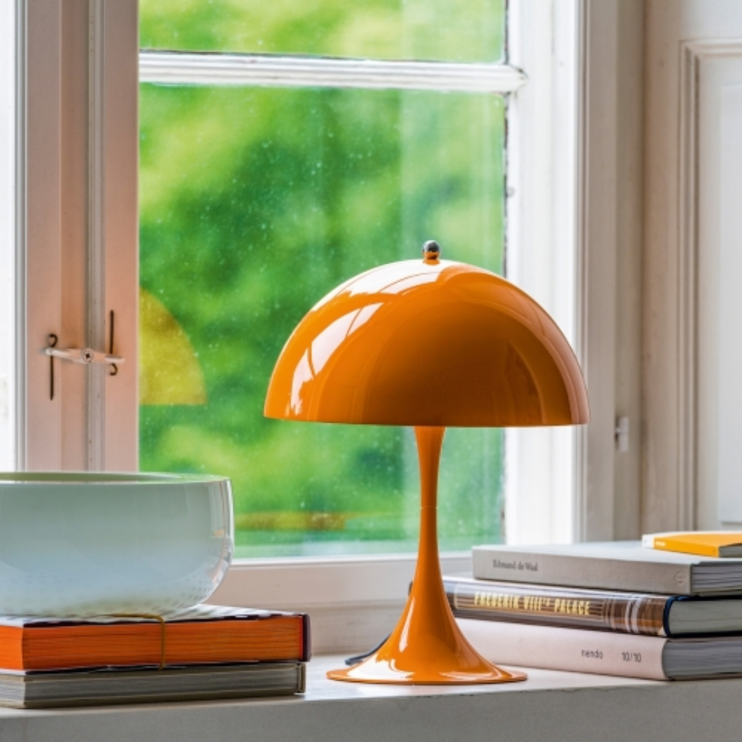 Draadloze tafellamp van metaal en glas met accu