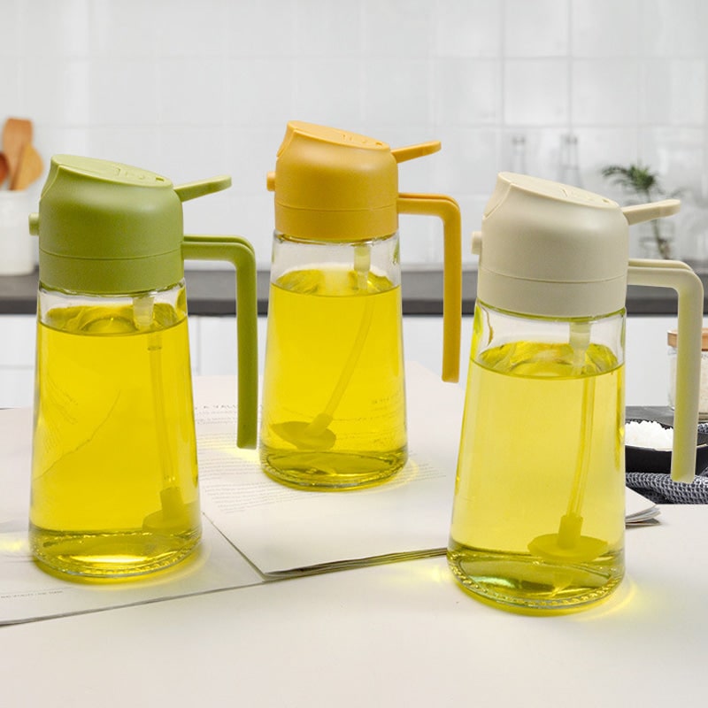 Olijfolie-sproeier met glazen fles en klapdop schenktuit voor olie en azijn